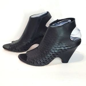 Vero Cuoio Black Peep Toe Black Sandals